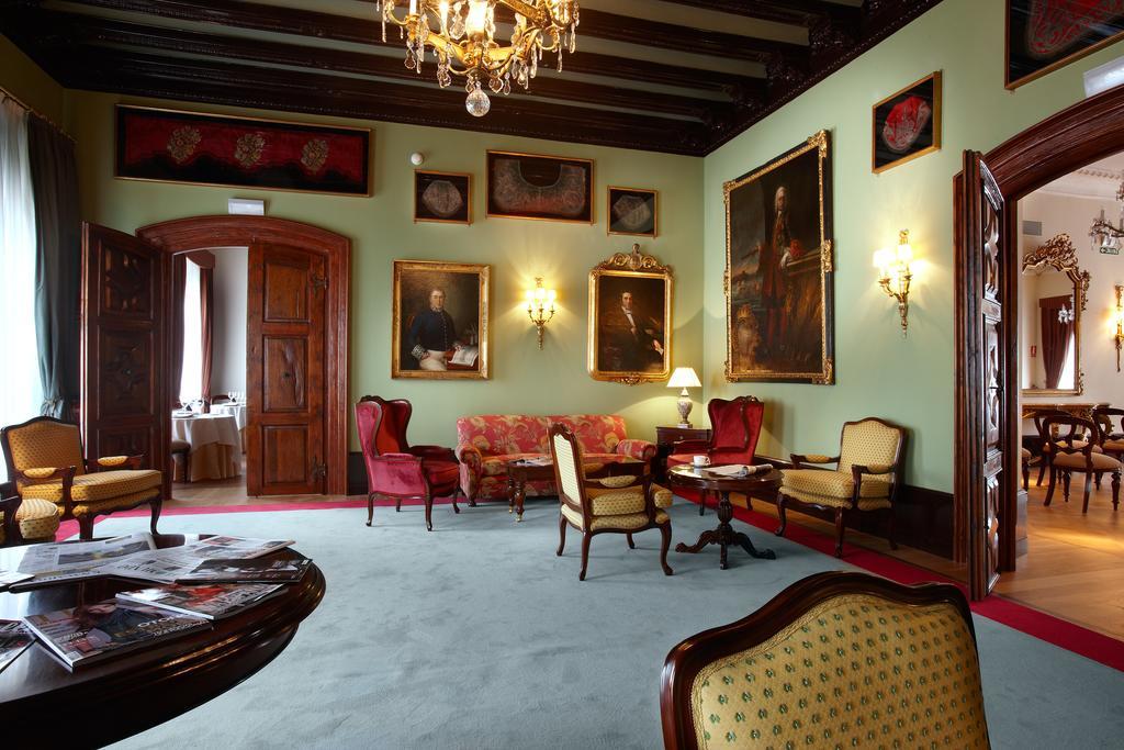 Palacio Guendulain Pamplona Interior photo