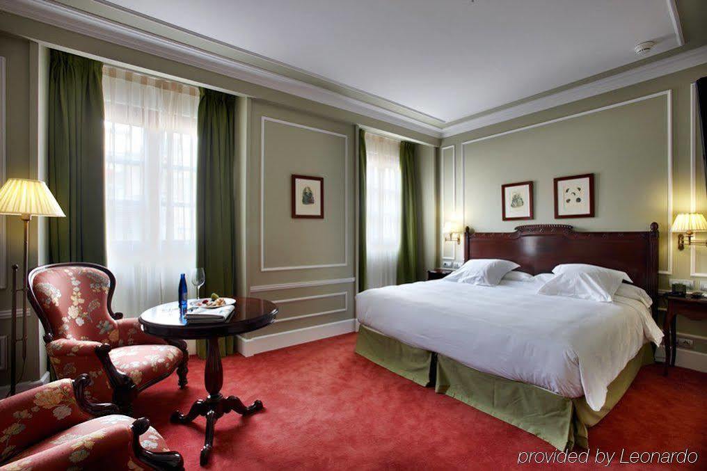 Palacio Guendulain Pamplona Room photo